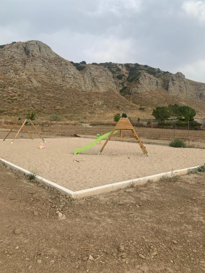 Granja Escuela Con Bungalows San Martín de la Vega Exterior foto