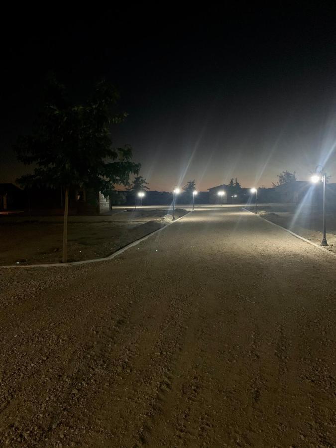 Granja Escuela Con Bungalows San Martín de la Vega Exterior foto