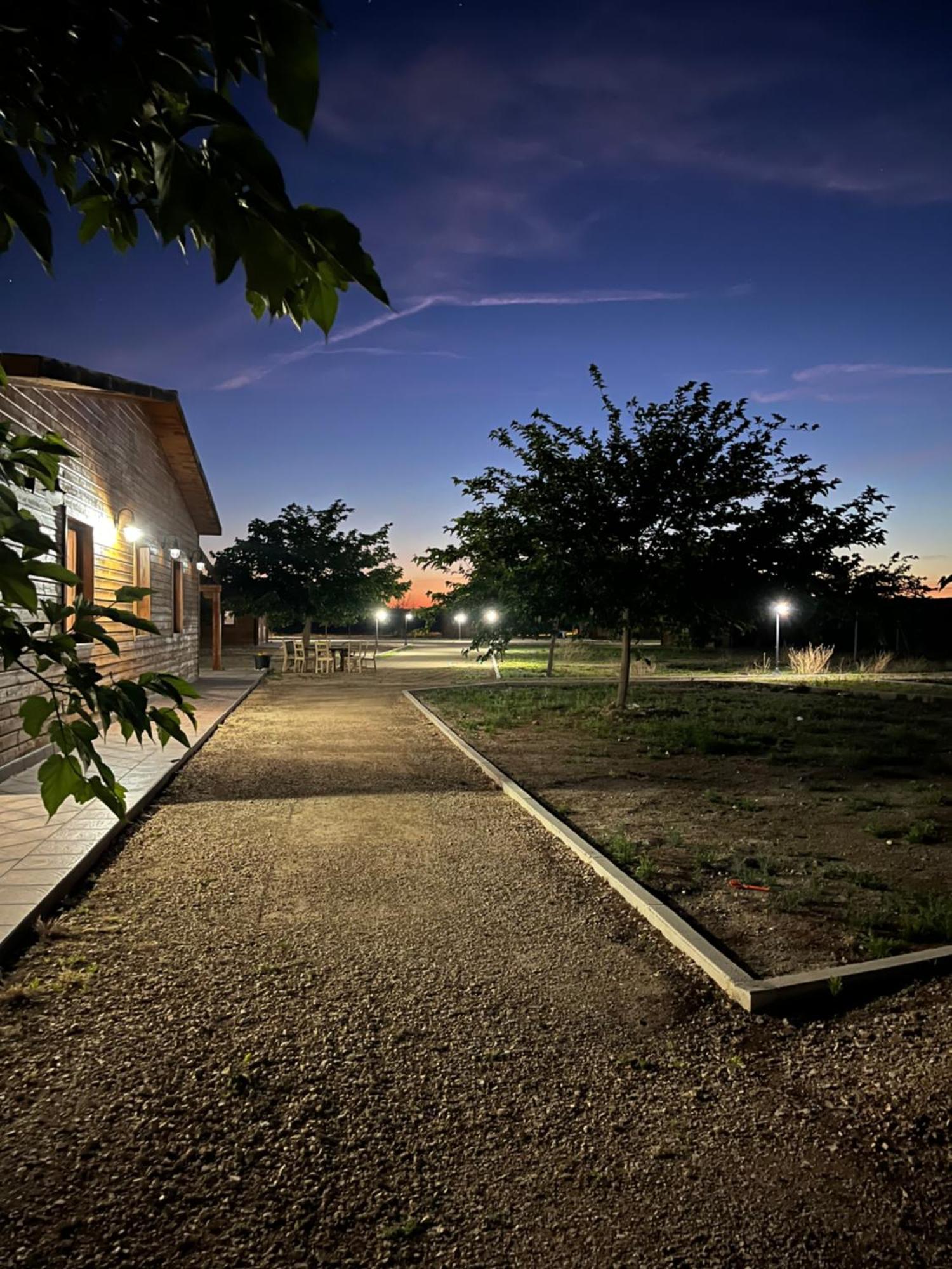 Granja Escuela Con Bungalows San Martín de la Vega Exterior foto